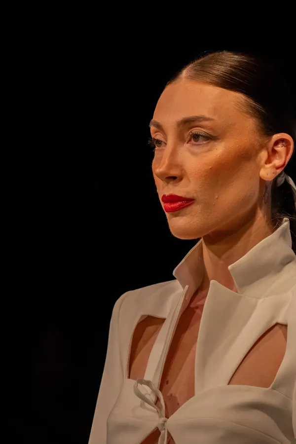 8. Antalya Fashion Week 2025 podyum fotoğrafı — moda fotoğrafçısı Soner Erdoğan