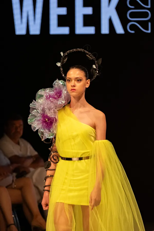 8. Antalya Fashion Week 2025 podyum fotoğrafı — moda fotoğrafçısı Soner Erdoğan
