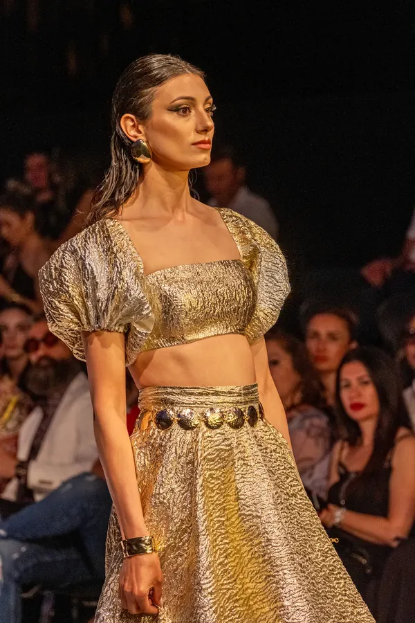 8. Antalya Fashion Week 2025 podyum fotoğrafı — moda fotoğrafçısı Soner Erdoğan
