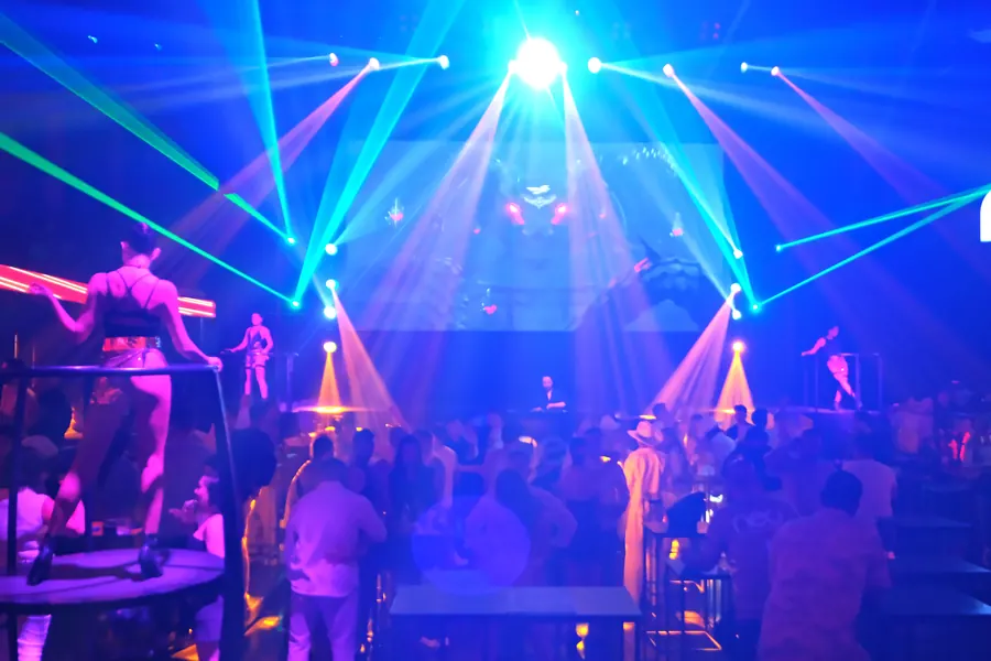 Neo Club Kemer kulüp ışık şovu fotoğrafı — Soner Erdoğan